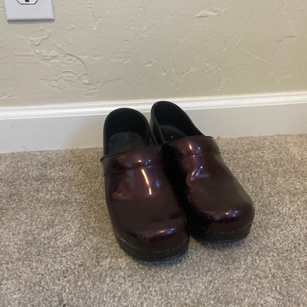 Dansko shoes size 37.